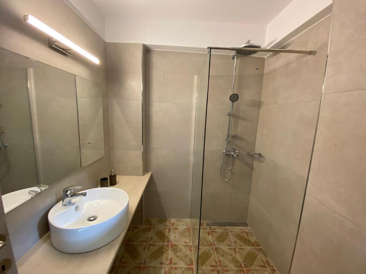 Lépedha Mirovigli Family Rooms מראה חיצוני תמונה